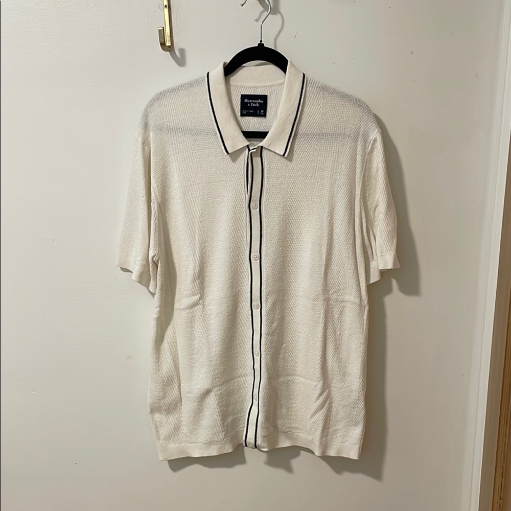 Abercrombie Cream Knit Short Sleeve Button-Up Shirt